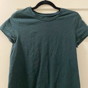 Aritzia TNA T-Shirt Size L